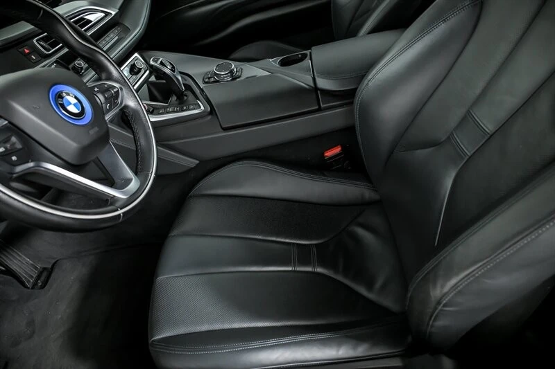 2015 BMW i8 - Image 16 of 21