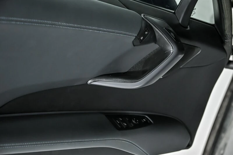 2015 BMW i8 - Image 14 of 21