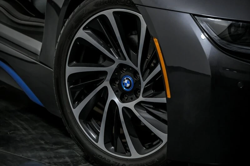 2015 BMW i8 - Image 3 of 21