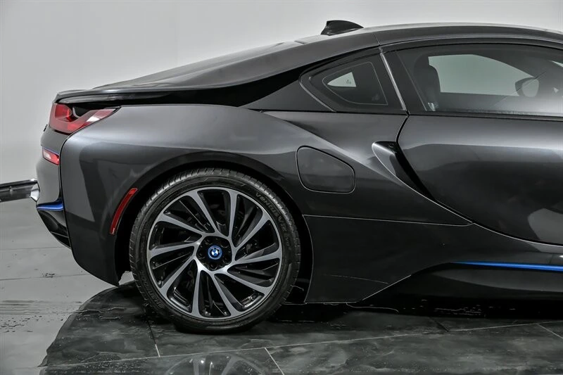 2015 BMW i8 - Image 11 of 21