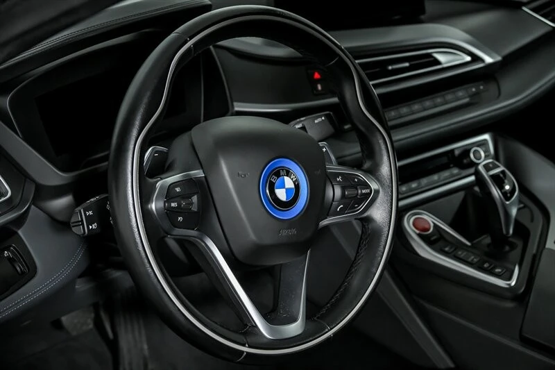 2015 BMW i8 - Image 19 of 21