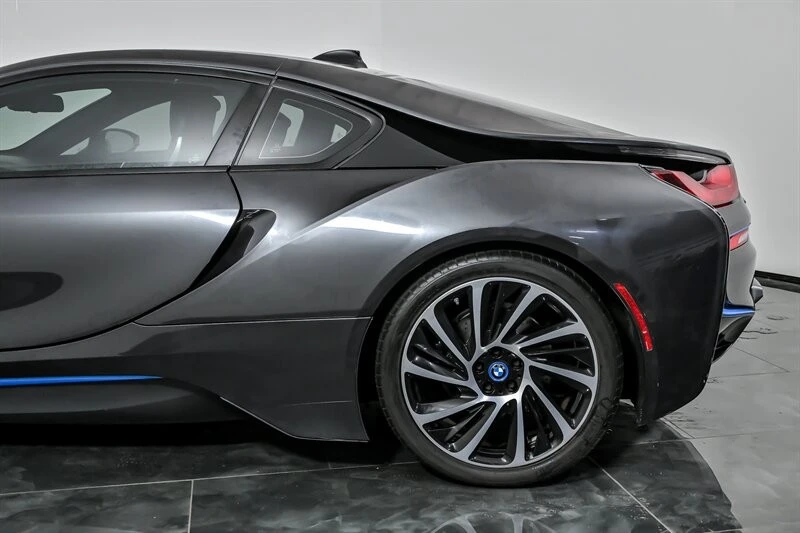 2015 BMW i8 - Image 7 of 21