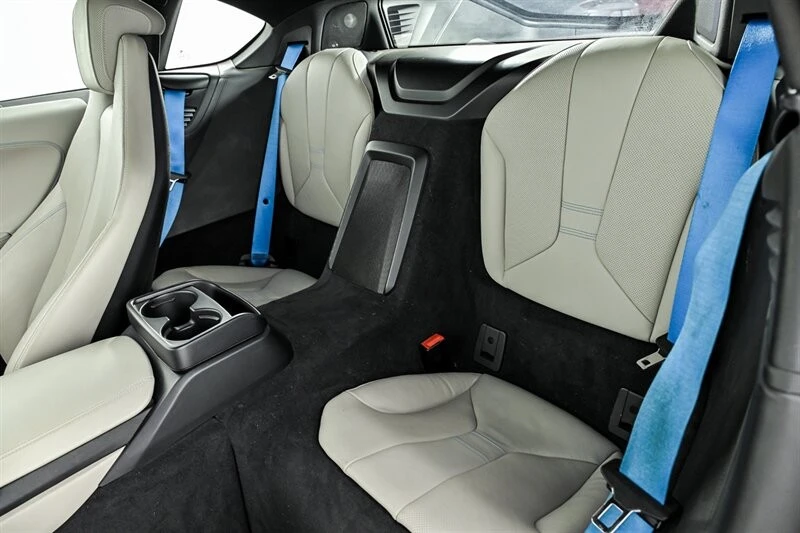 2015 BMW i8 - Image 15 of 31