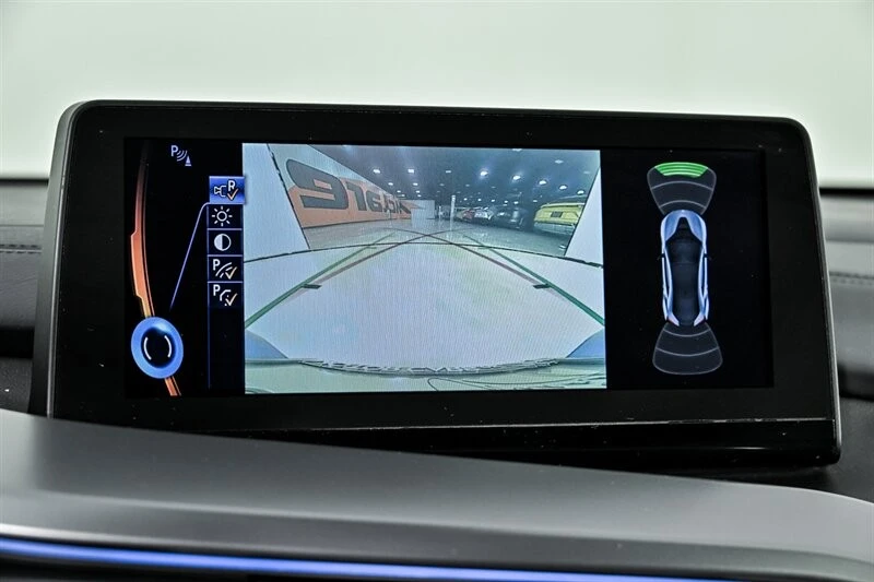 2015 BMW i8 - Image 22 of 31
