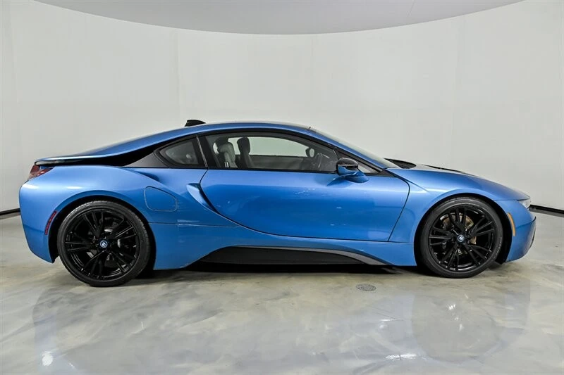 2015 BMW i8 - Image 11 of 31