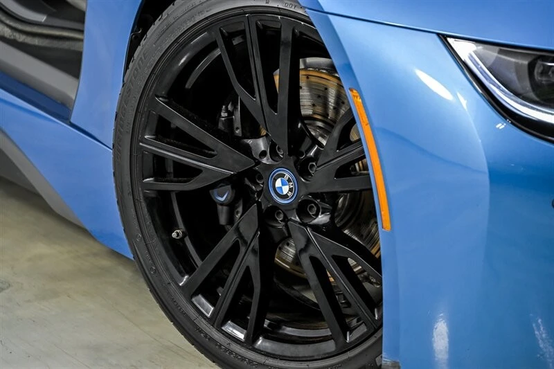 2015 BMW i8 - Image 4 of 31