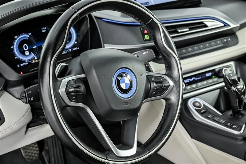 2015 BMW i8 - Image 16 of 31