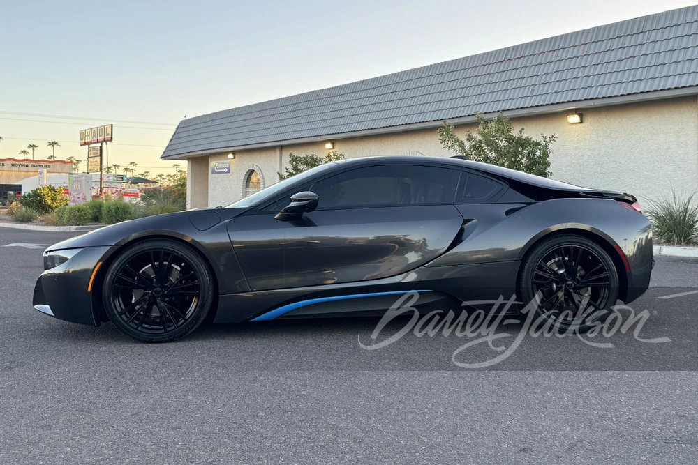 2015 BMW i8 - Image 4 of 9