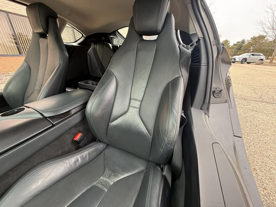 2015 BMW i8 - Image 13 of 19