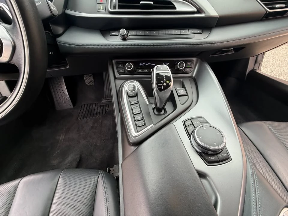 2015 BMW i8 - Image 14 of 19