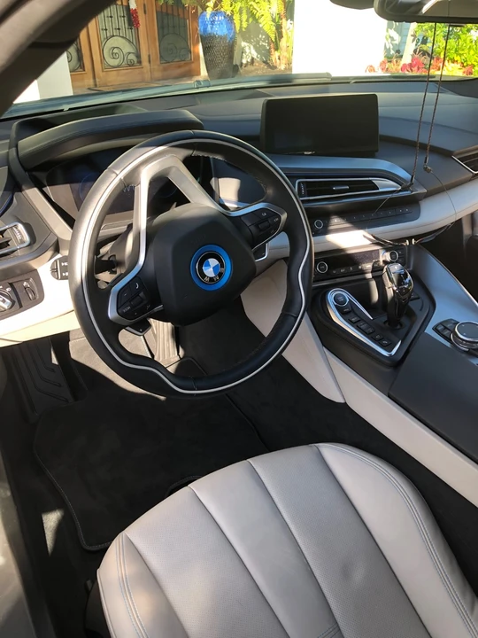2015 BMW i8 - Image 5 of 18