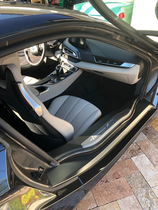 2015 BMW i8 - Image 8 of 18