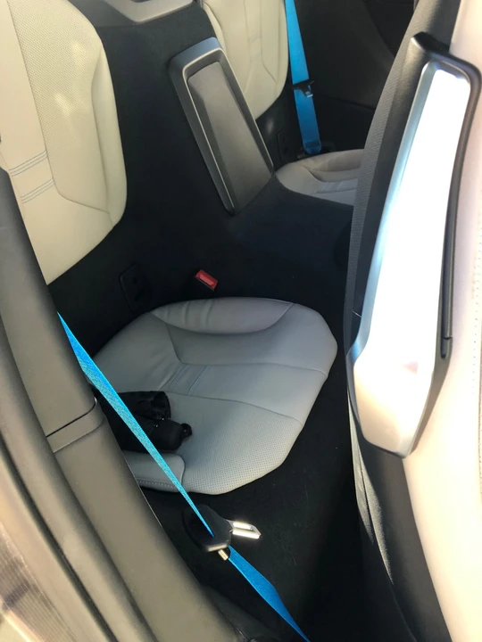 2015 BMW i8 - Image 9 of 18