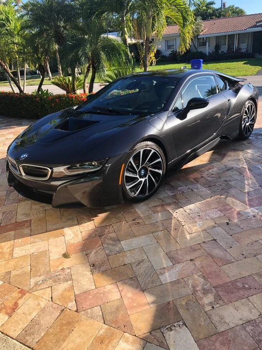 2015 BMW i8 - Image 13 of 18