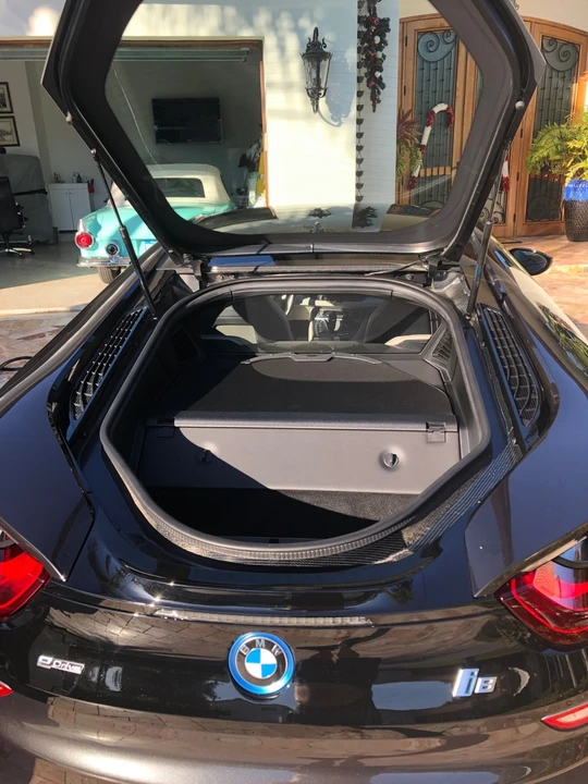 2015 BMW i8 - Image 12 of 18
