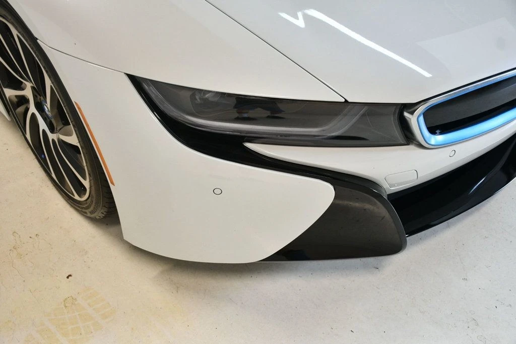 2015 BMW i8 - Image 10 of 12