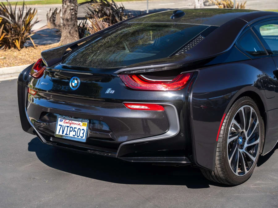 2015 BMW i8 - Image 22 of 31