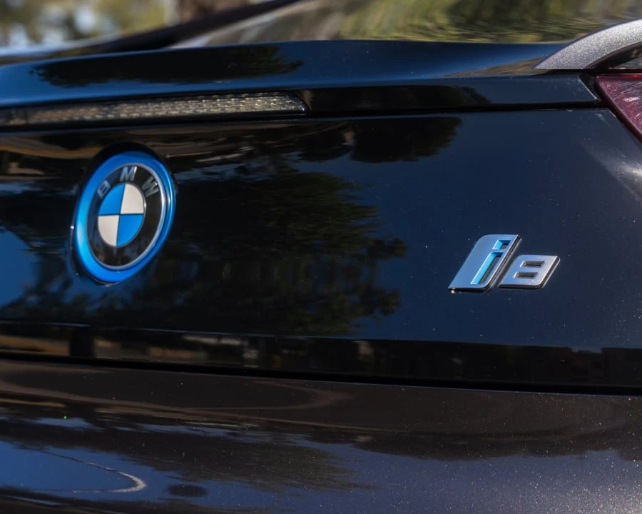2015 BMW i8 - Image 10 of 31