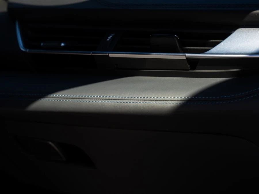 2015 BMW i8 - Image 29 of 31