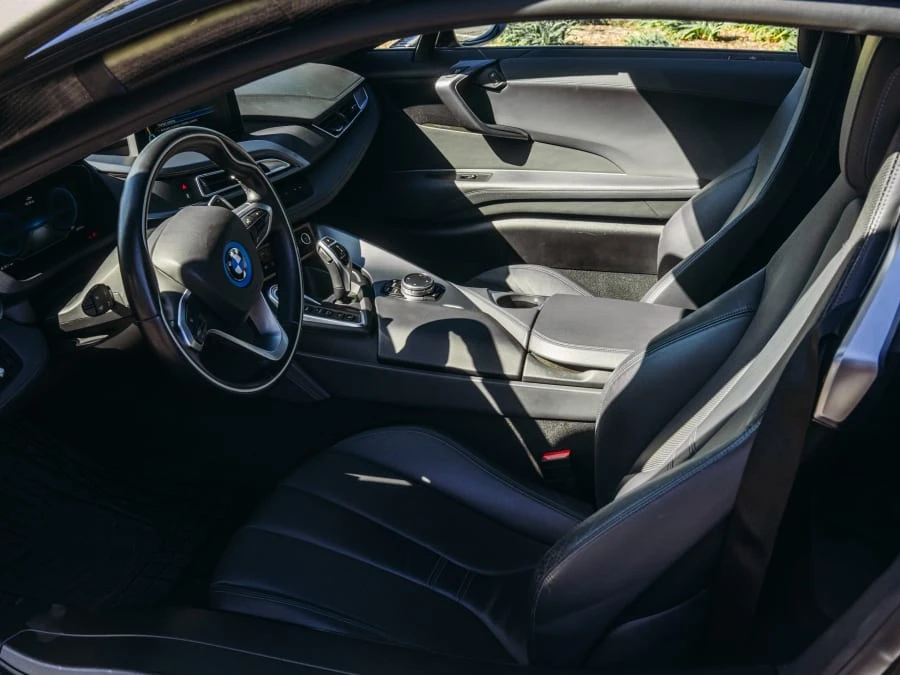 2015 BMW i8 - Image 27 of 31