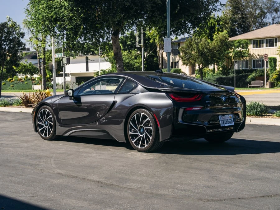 2015 BMW i8 - Image 24 of 31