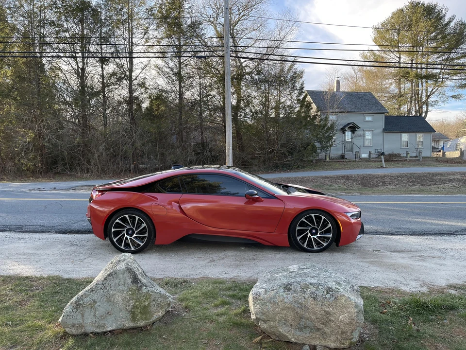 2015 BMW i8 - Image 21 of 31