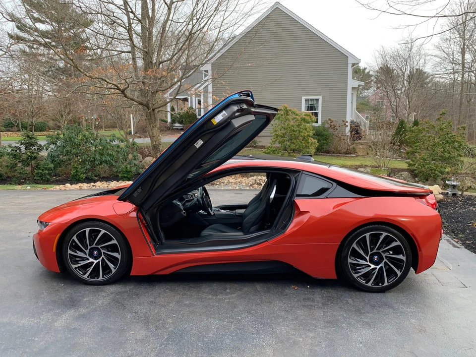 2015 BMW i8 - Image 16 of 31