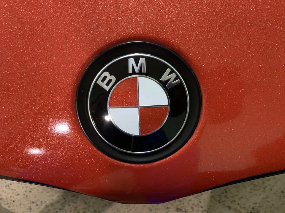 2015 BMW i8 - Image 25 of 31