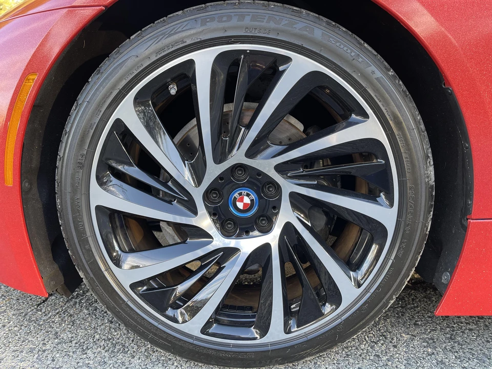 2015 BMW i8 - Image 30 of 31