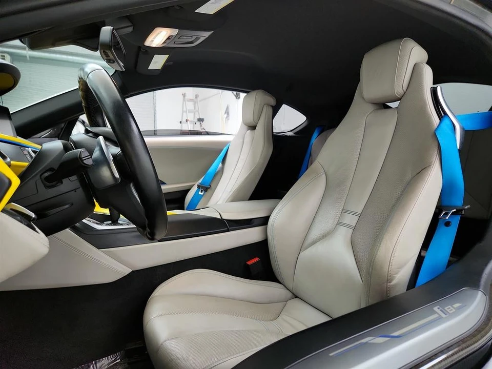 2015 BMW i8 - Image 14 of 21
