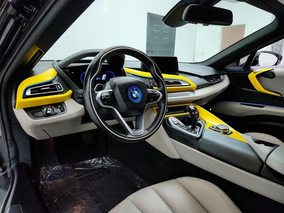 2015 BMW i8 - Image 13 of 21