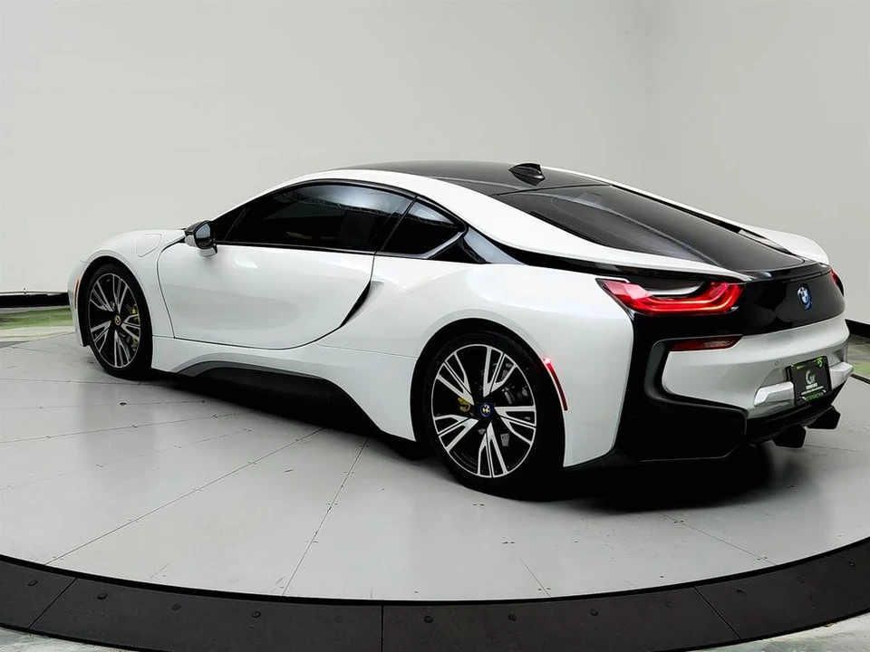 2015 BMW i8 - Image 7 of 21