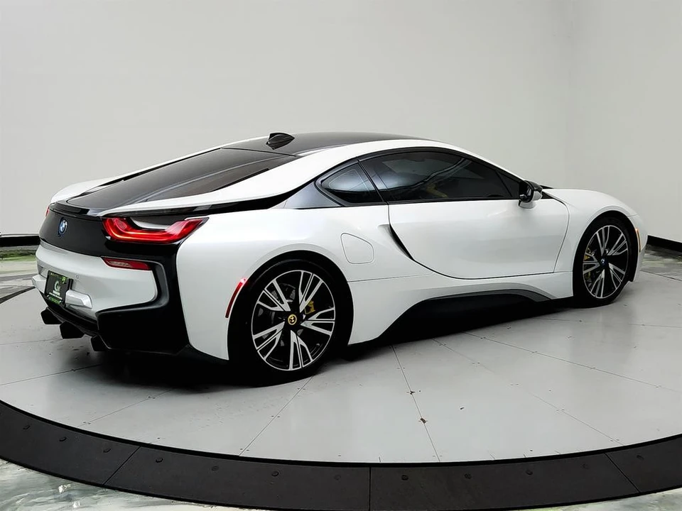 2015 BMW i8 - Image 5 of 21