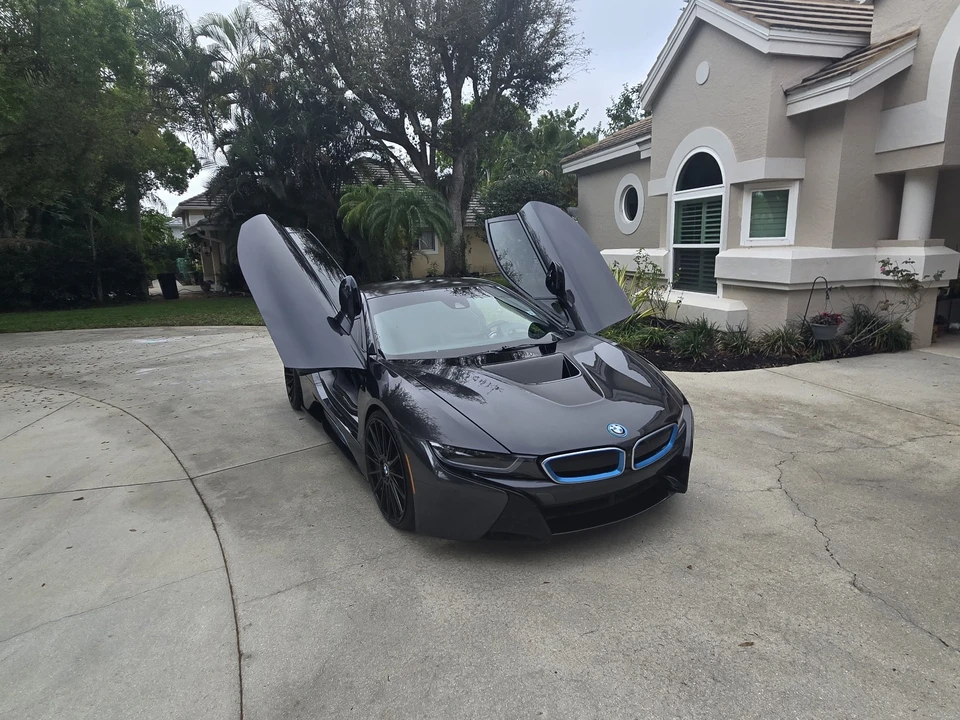 2015 BMW i8 - Image 12 of 21