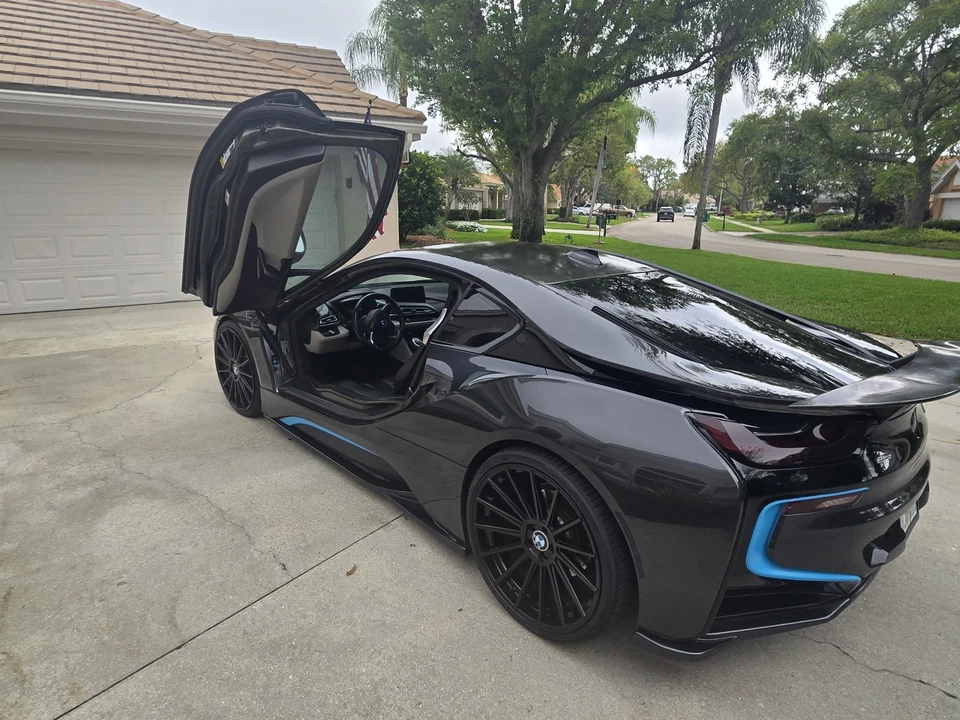 2015 BMW i8 - Image 10 of 21