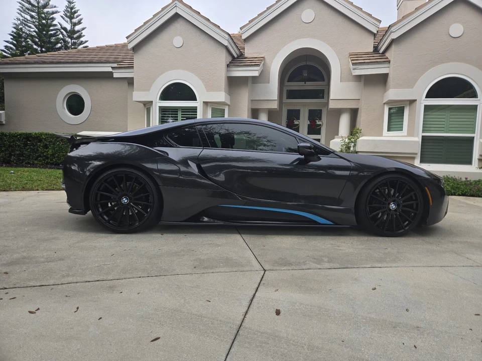 2015 BMW i8 - Image 4 of 21