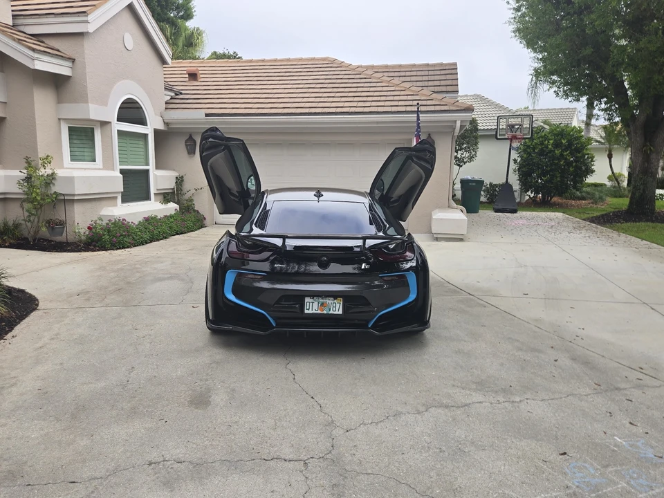 2015 BMW i8 - Image 16 of 21