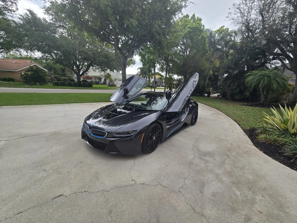 2015 BMW i8 - Image 15 of 21