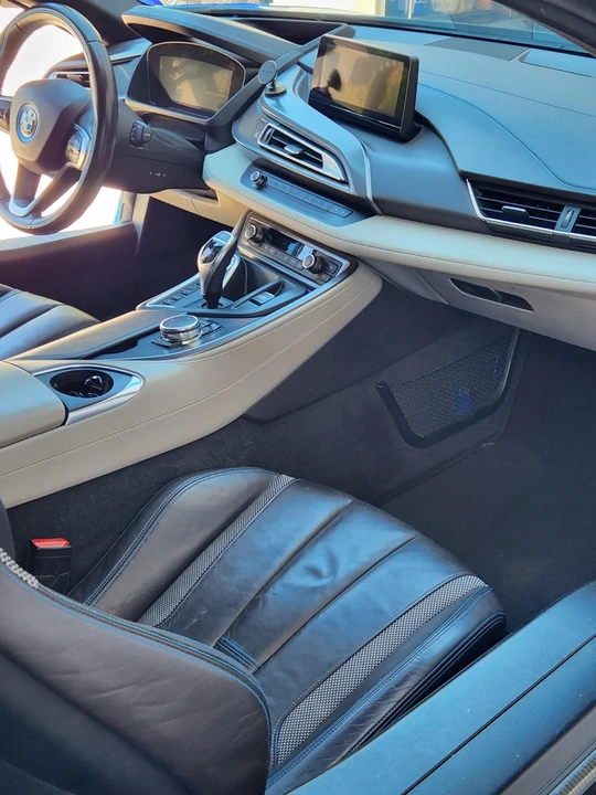 2015 BMW i8 - Image 19 of 21