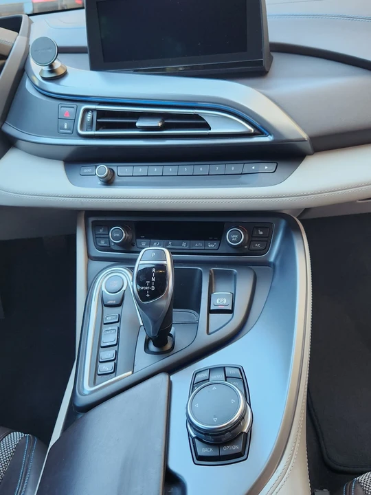 2015 BMW i8 - Image 21 of 21