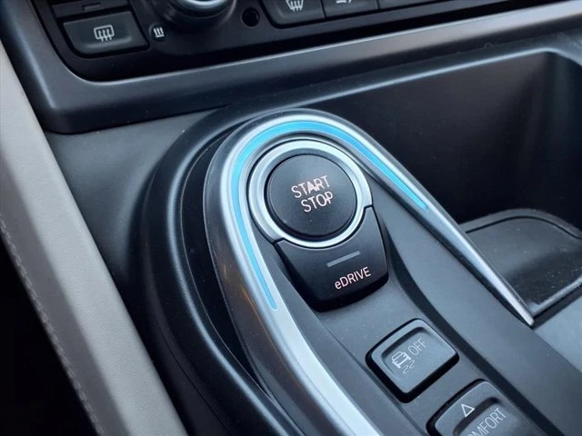 2015 BMW i8 - Image 19 of 20