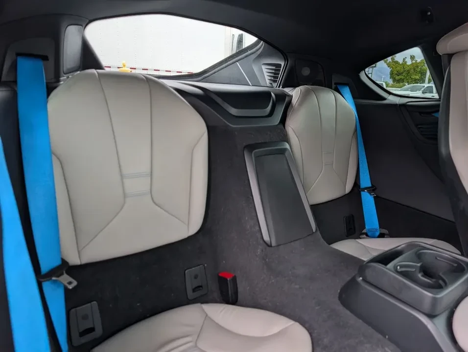 2015 BMW i8 - Image 15 of 18