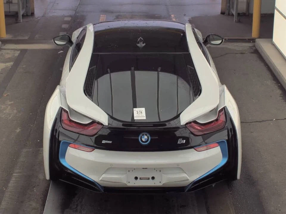 2015 BMW i8 - Image 5 of 10