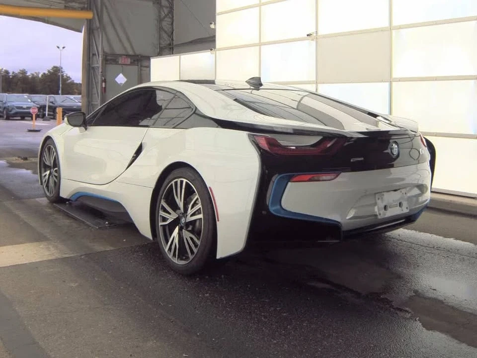 2015 BMW i8 - Image 7 of 10