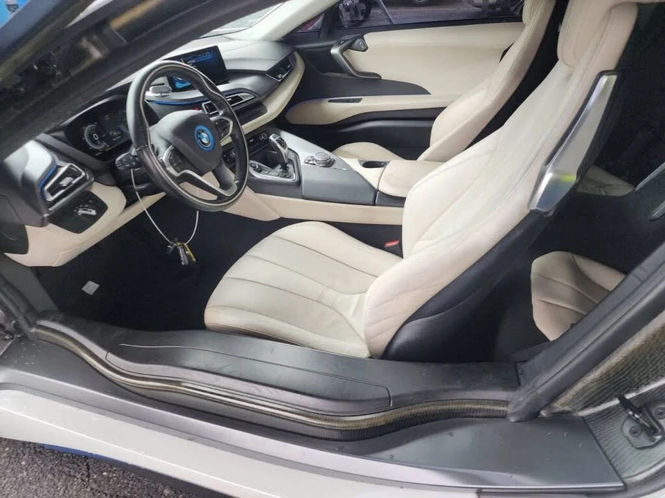 2015 BMW i8 - Image 8 of 10