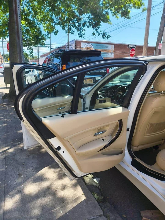 2015 BMW iX - Image 5 of 7