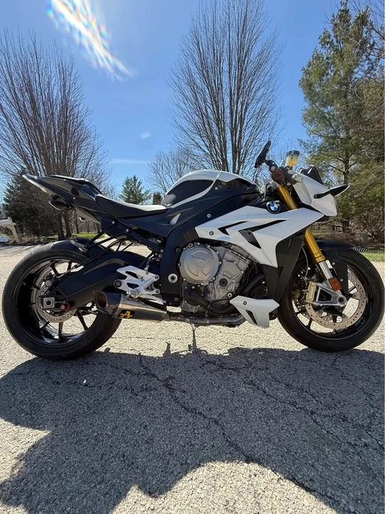 2015 BMW S1000 - Image 3 of 8