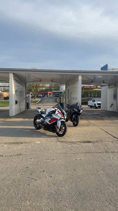 2015 BMW S1000 - Image 6 of 8