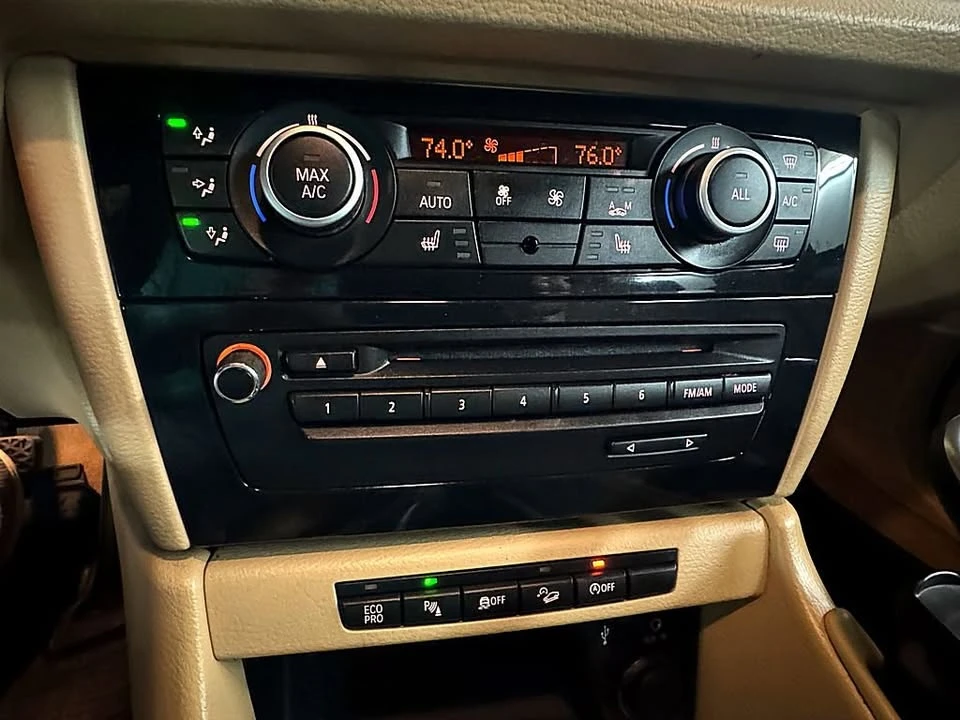 2015 BMW E84 X1 - Image 17 of 20