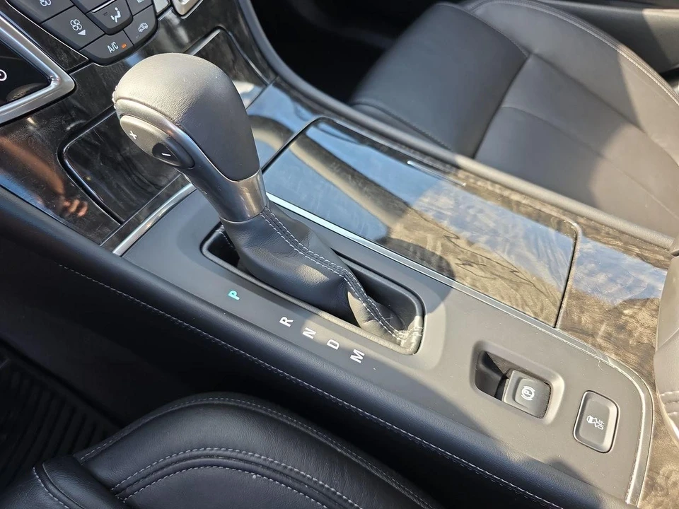 2015 Buick LaCrosse - Image 10 of 12